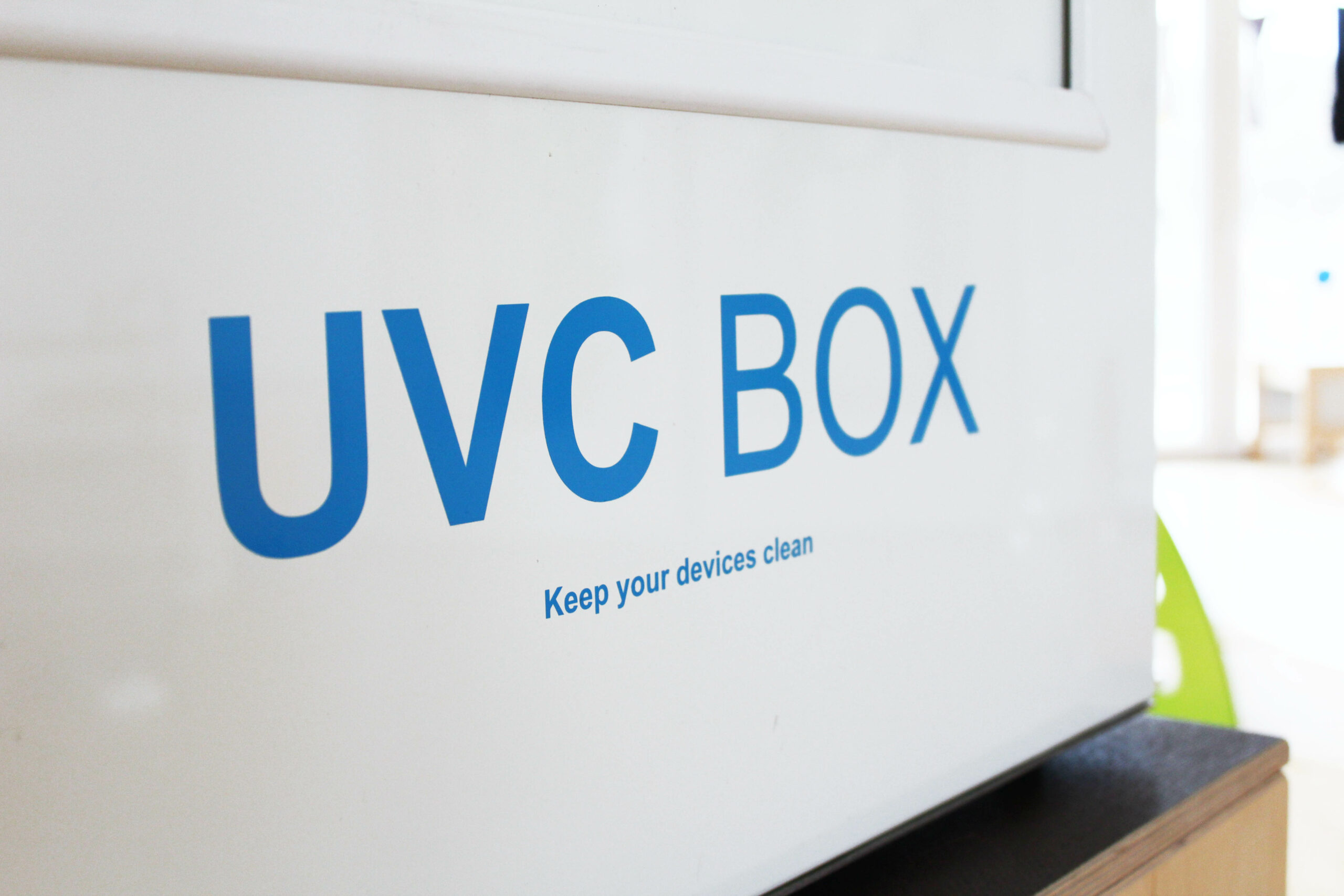 UVC Reinigungsbox, MEDER CommTech GmbH